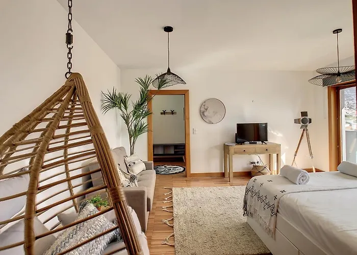 The Loft By Lovelystay Apartment